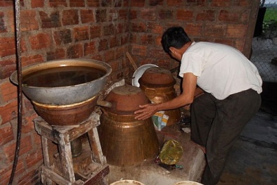 Tăng cường kiểm tra, siết chặt quản lý kinh doanh rượu